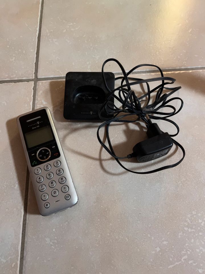2 Kabellose Telefone in Göppingen