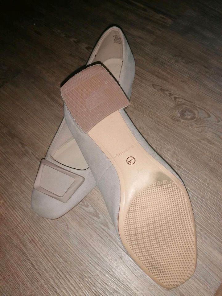 Tamaris Schuhe Pumps beige Gr. 39 in Hardegsen