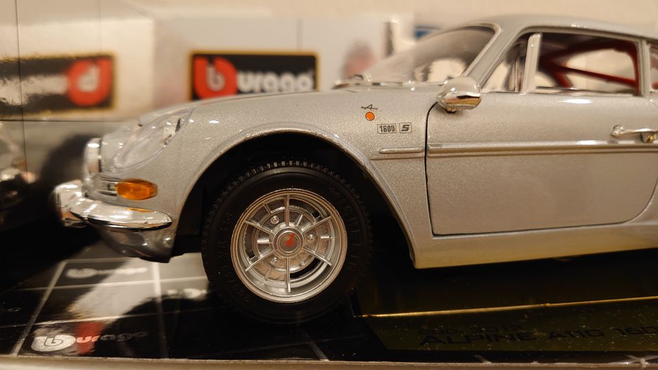Alpine Renault A110 silber 1:16 Bburago Made in Italy in Bergheim