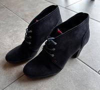 Tommy Hilfiger Stiefeletten Wildleder in dunkelblau Hessen - Wöllstadt Vorschau