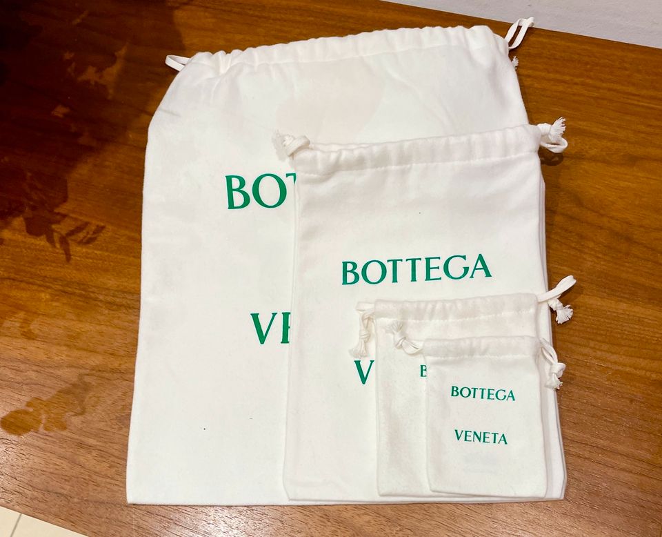 Original NEU BOTTEGA VENETA Staubbeutel in 4 Größen in Frankfurt am Main -  Westend | eBay Kleinanzeigen ist jetzt Kleinanzeigen