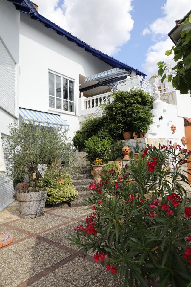 tolles Wohnensemble mit herrlichem Grundstück und Ausblick in Kleinblittersdorf