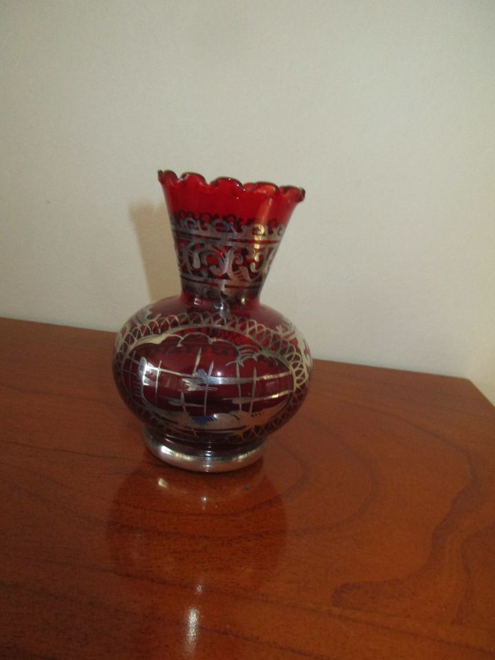 kleine antike Vase mit Silberaufdruck in Fürth
