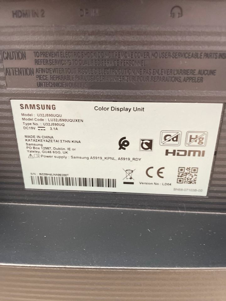 Monitor Samsung Bildschirm defekt in Gründau