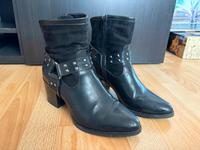 Stiefeletten mit Nieten Niedersachsen - Garbsen Vorschau