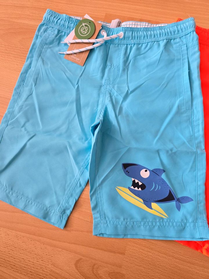 Neu! C&A 3 Jungen Shorts Strandshorts Badeshorts Größe 140 in Böblingen