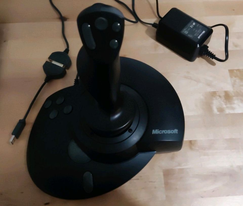 Microsoft SideWinder Force Feedback Pro Joystick + USB-Adapter in Leipzig