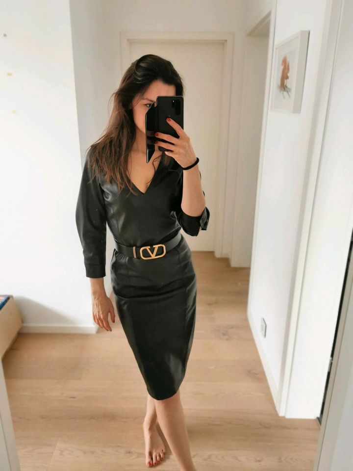 XS Reserved Kleid aus Kunstleder schwarz Cocktailkleid. in Bad Salzuflen