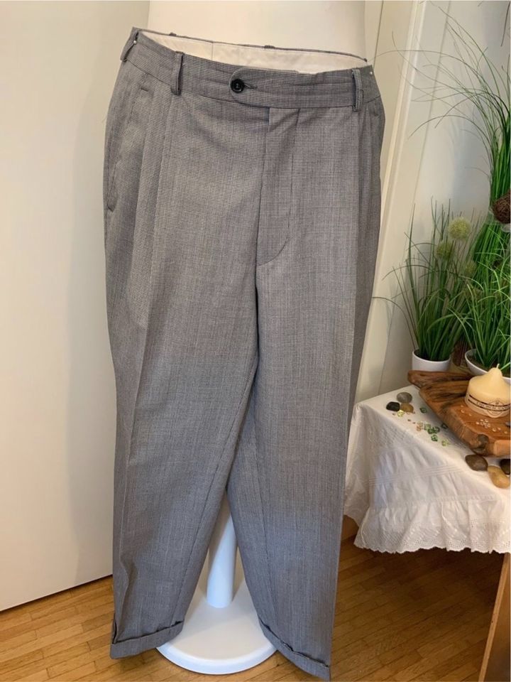 Vintage Herren Wolle Bundfaltenhose Wollhose, Gr. 26 (52 kurz) in  Hamburg-Mitte - Hamburg St. Georg | eBay Kleinanzeigen ist jetzt  Kleinanzeigen