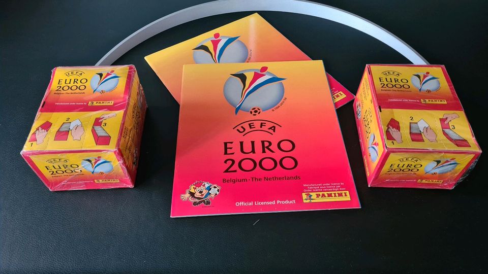 Panini EURO 2000 boxen und leeren Alben in München