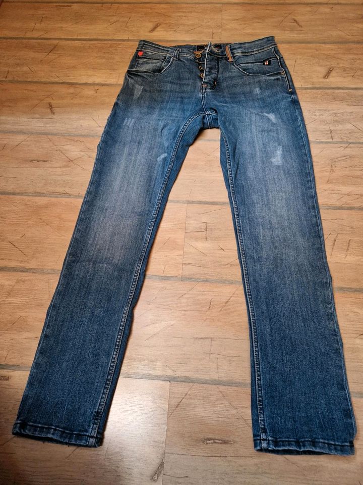 Herren Jeans Sublevel in Duingen