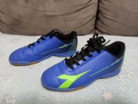 Indoor Fussballschuhe Hallenschuhe Gr. 37, top Zustand wie neu Hessen - Bischoffen Vorschau