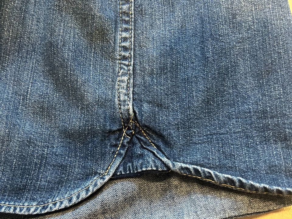 Levi’s Strauss & CO Herren Jeans Hemd Gr XL Langarm in Edewecht