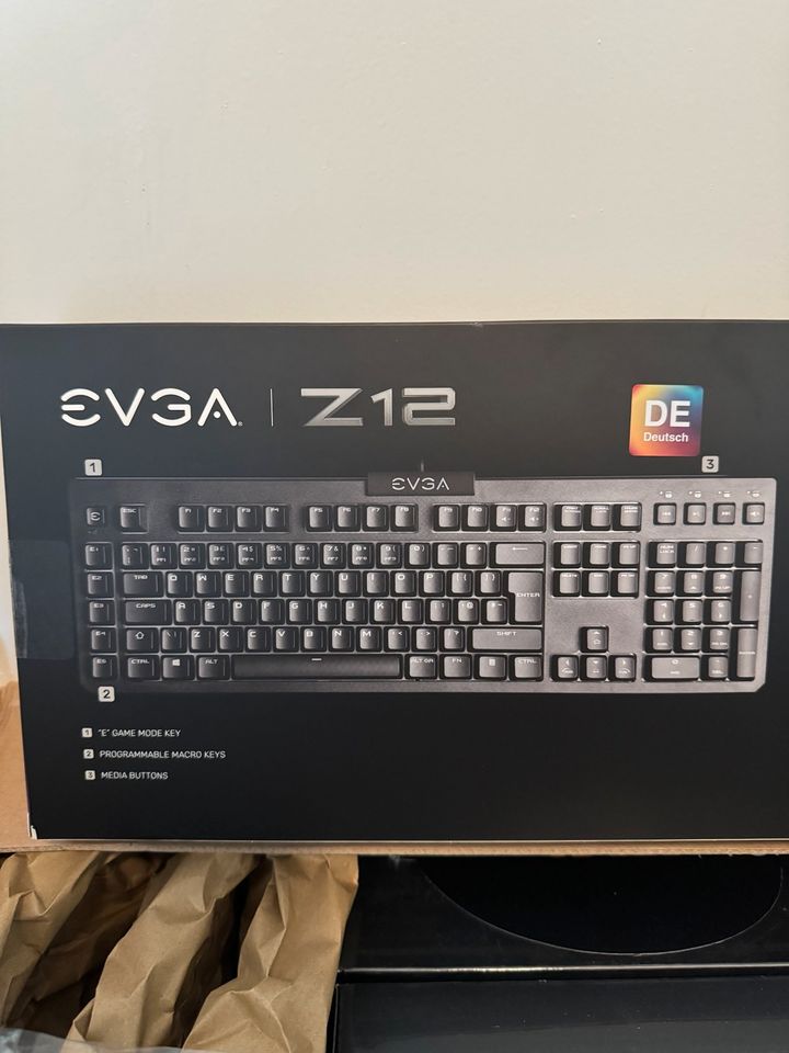 Tastatur EVGA Z12 RGB Gaming Keyboard RGB Backlit LED in Frankfurt am Main