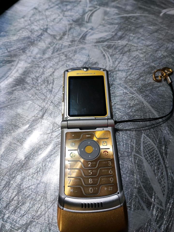 Motorola  RAZR V3i Dolce & Gabbana Gold 10 MB Ohne Simlock Smartp in Muggensturm