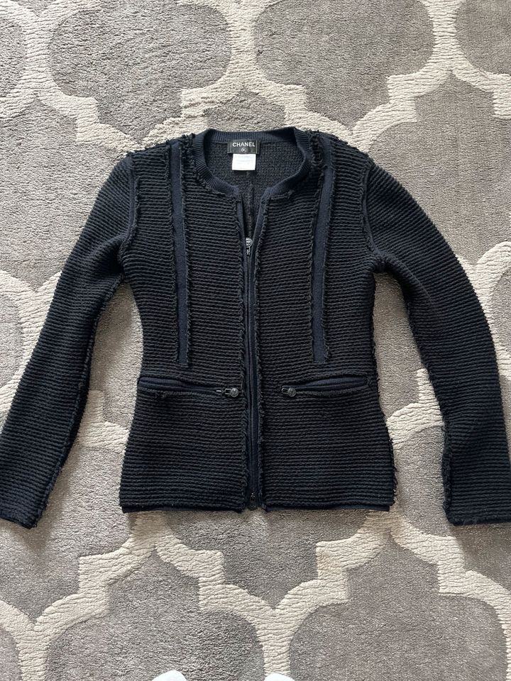 Chanel Strickjacke, cardigan, Jacke in München