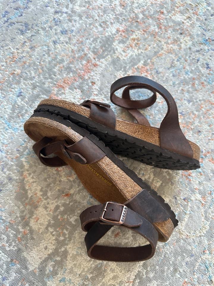Birkenstock Yara Echtleder Geölt Zehentrenner Knöchelsandale in Berlin