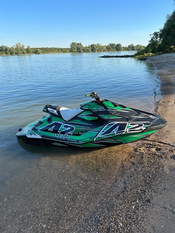 Sea-Doo Spark Jetski mit Trailer und Plane in Wiesbaden