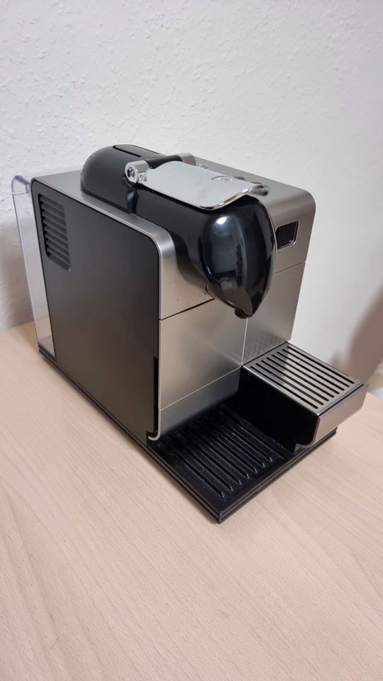 DeLonghi EN520.S Nespresso Kaffeemaschine Kapsel, in Hechingen