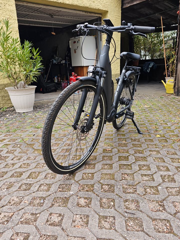 Erlebe das Trekking Cityrad eTouring 7.4 - Mit nur 1559 km. in Nienburg (Saale)
