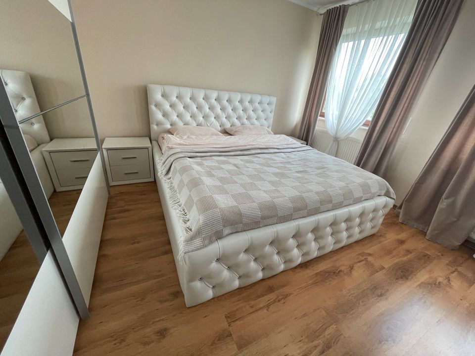 Boxspringbett im Lederlook mit viel Stauraum 180 x 200 in Adelsdorf