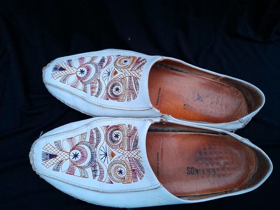Pikolinus Damen Schuh, weiß bunt bestickt aus Spanien in Kassel