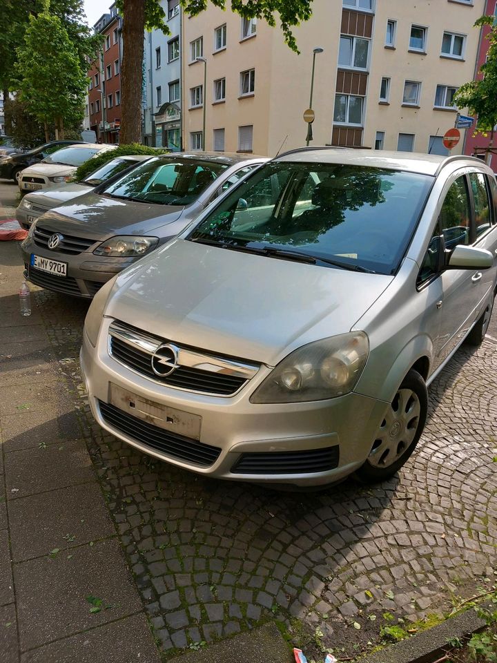 Das auto motor 1.8 Benzin auto tuv 01 2025 in Essen