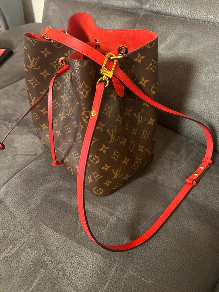 Louis Vuitton NeoNoe rot neuwertig in Hollfeld