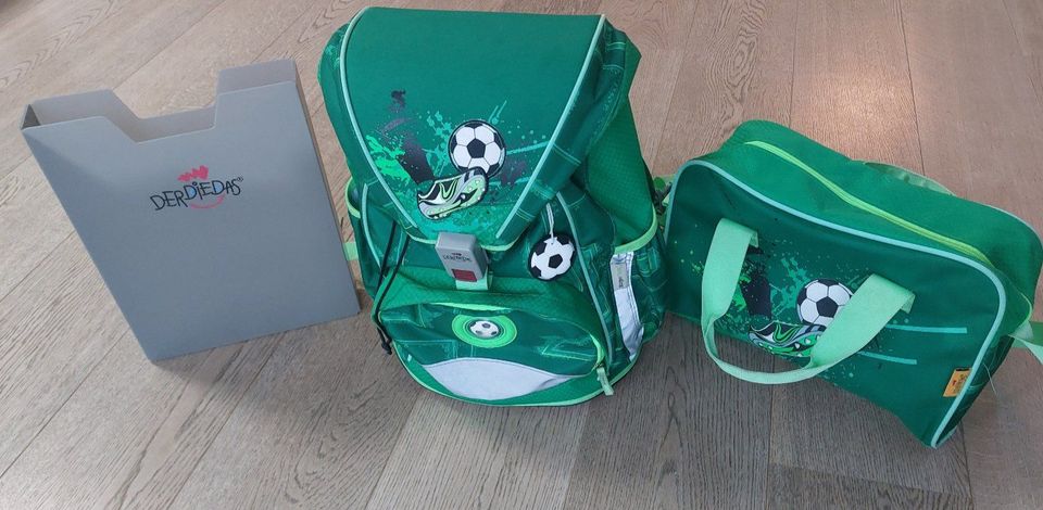 Schulrucksack und Sporttasche ErgoFlex Soccer - grün in Ronnenberg