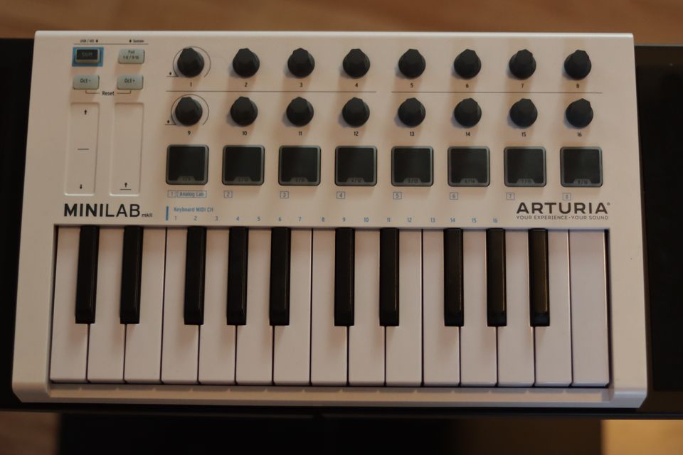 Arturia MiniLab MKII - Midi Controller in Karlsruhe