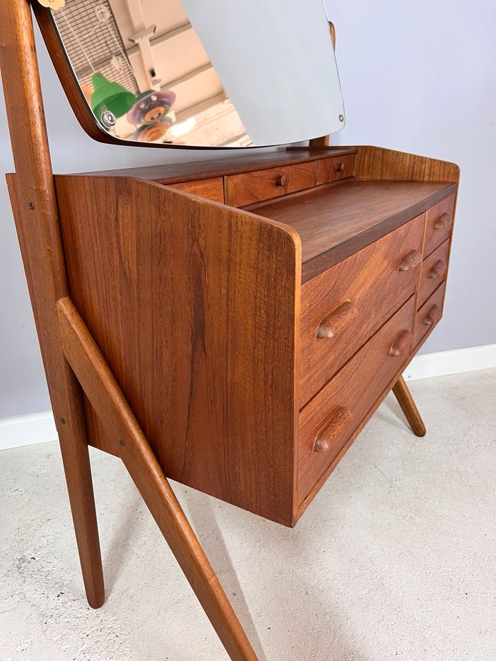 Dänischer Kosmetiktisch Schubladen Kommode mit Spiegel Schminkkommode Spiegelkommode Frisiertisch Dänisches Mid Century Design 60er Vintage Teak in Berlin