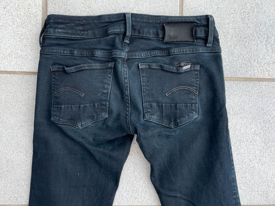 Gstar Jeans w25 L32 schwarz in Südlohn