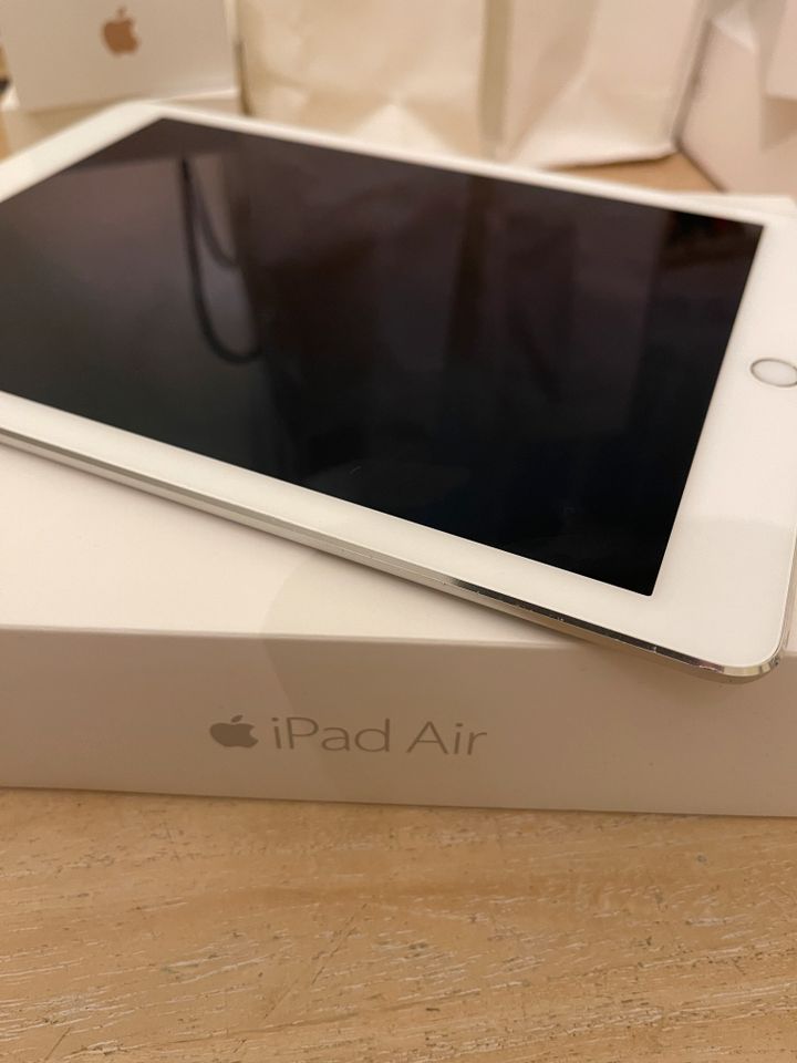 iPad Air 2 Wi-Fi + Cellular 64GB Silver (A1567) in Frechen