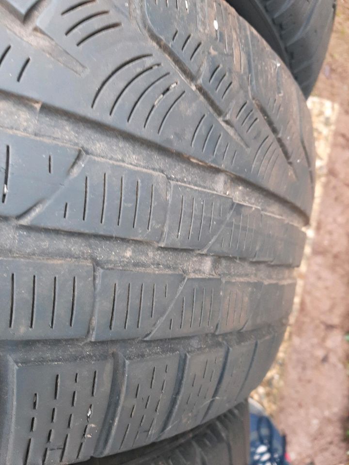 4 X Winterreifen  Pirelli 235 / 55 R 18  104 H in Wehretal