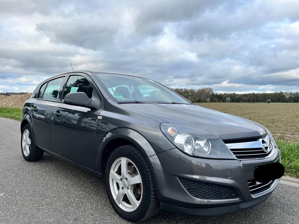 Opel Astra H 2009 in Dinslaken