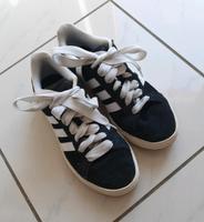 Wenig getragene Sneaker von Adidas Gr.41 1/3 Hessen - Hüttenberg Vorschau