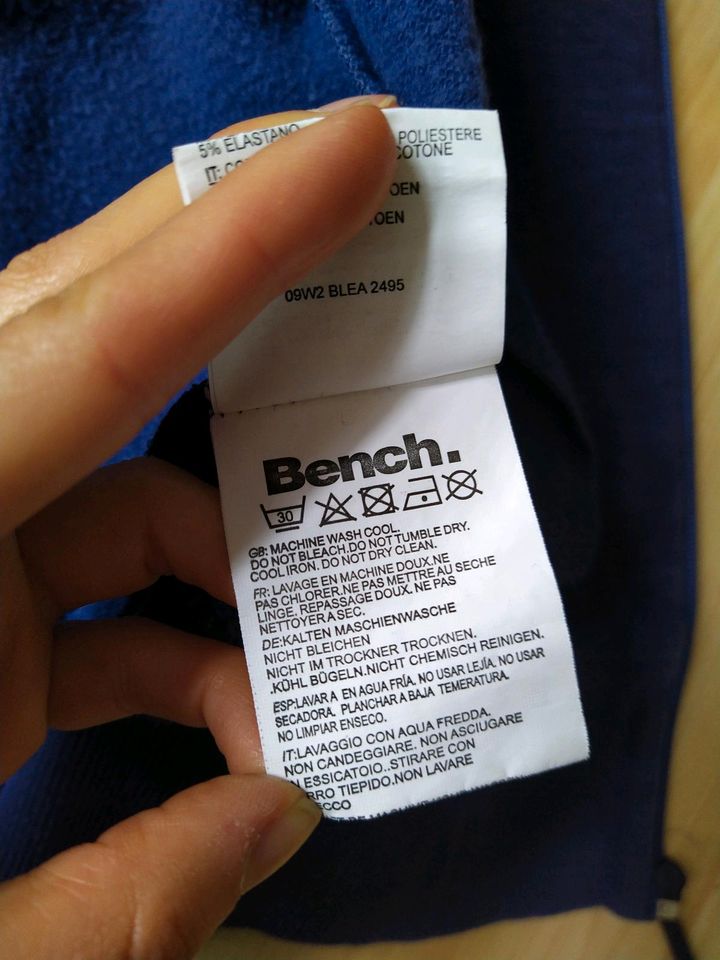 Bench. Sweatjacke Gr. S in Potsdam