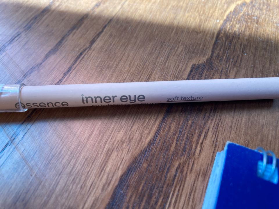 Neu ESSENCE immer Eyeliner brightening pen in Kitzingen