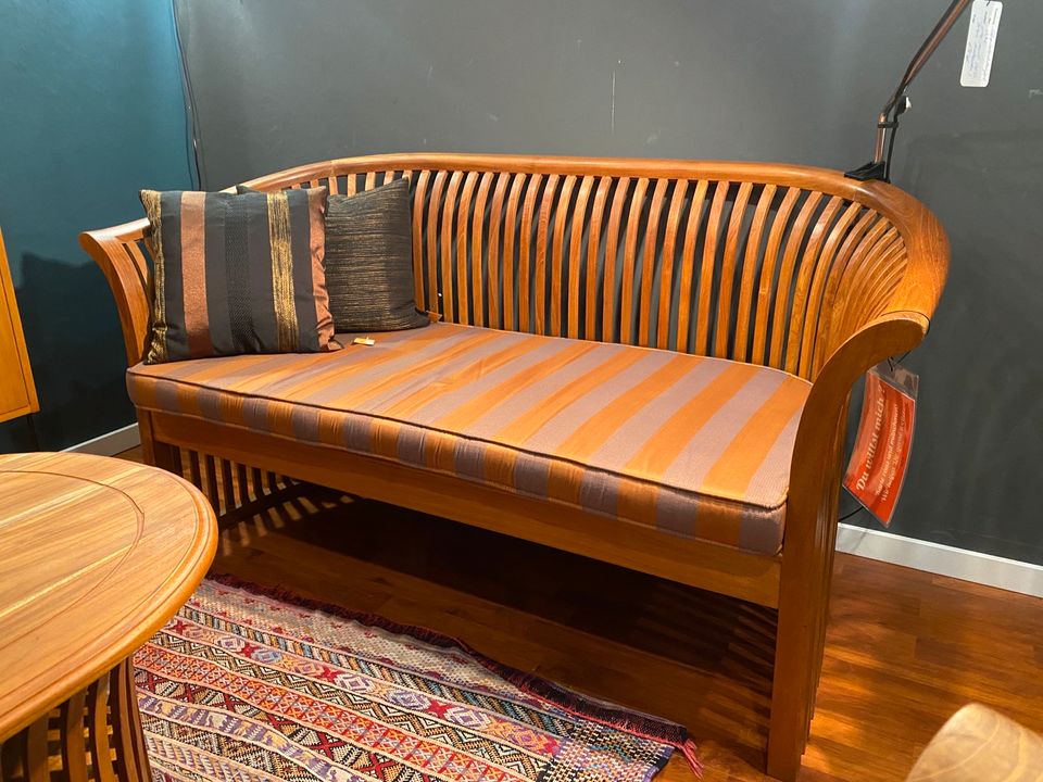 Luxus Teak Garnitur: 2er Sofa, 2 Sessel plus Tisch Komplettpreis in Dortmund