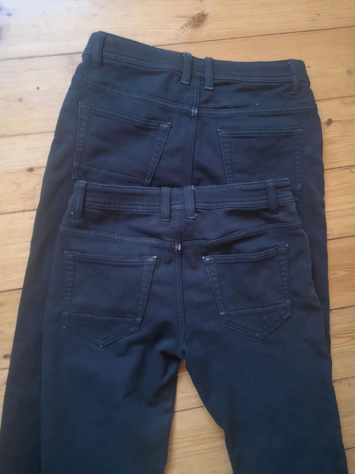 2 Jeans Gr. 158 dunkelblau, angerauht innen in Zeuthen