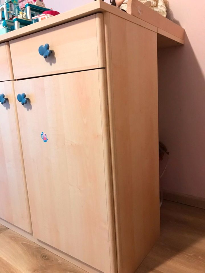 Möbel Kinderzimmer Schrank u. Kommode Wickeltisch Wickelkommode in Heroldsberg