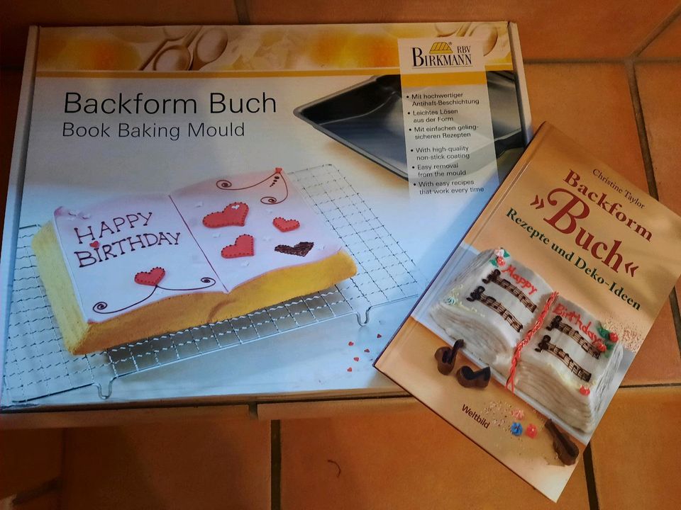 Backform für Kuchen in Buchform mit Rezeptbuch in Hechingen