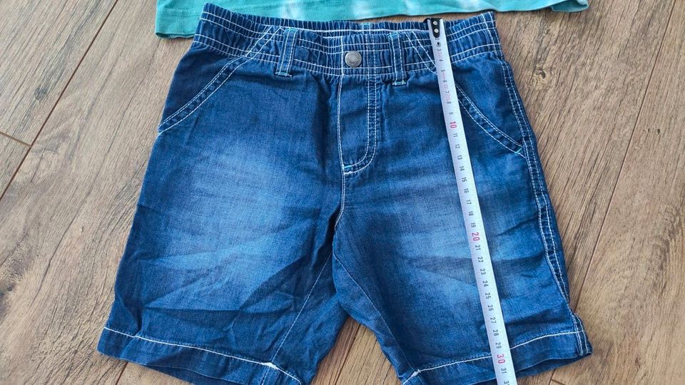 Jungen Set: Jeans Shorts (dünn) & cooles T-Shirt, 110/116 in Neuss