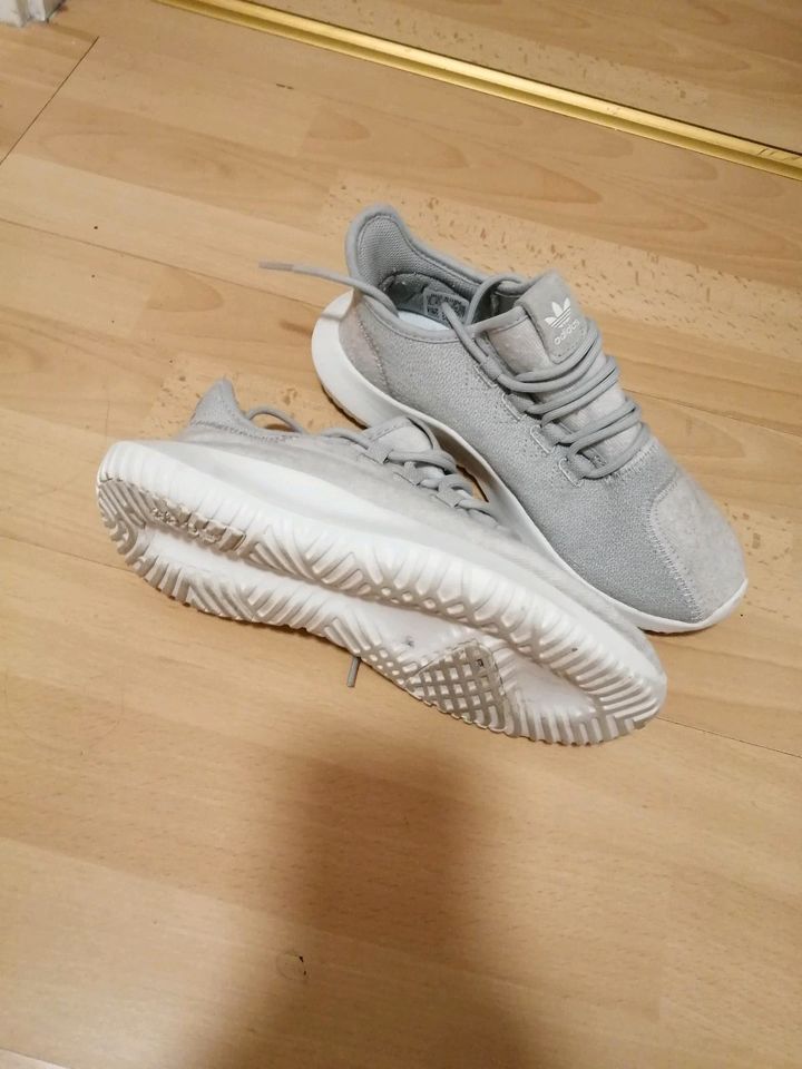 Adidas Sneaker in Herdecke