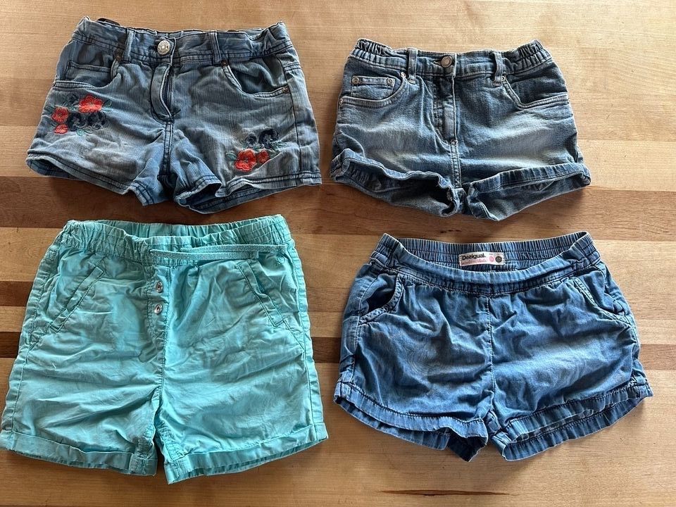 Kurze Hose Shorts s.Oliver boboli desigual 128/134 Jeans in Salem