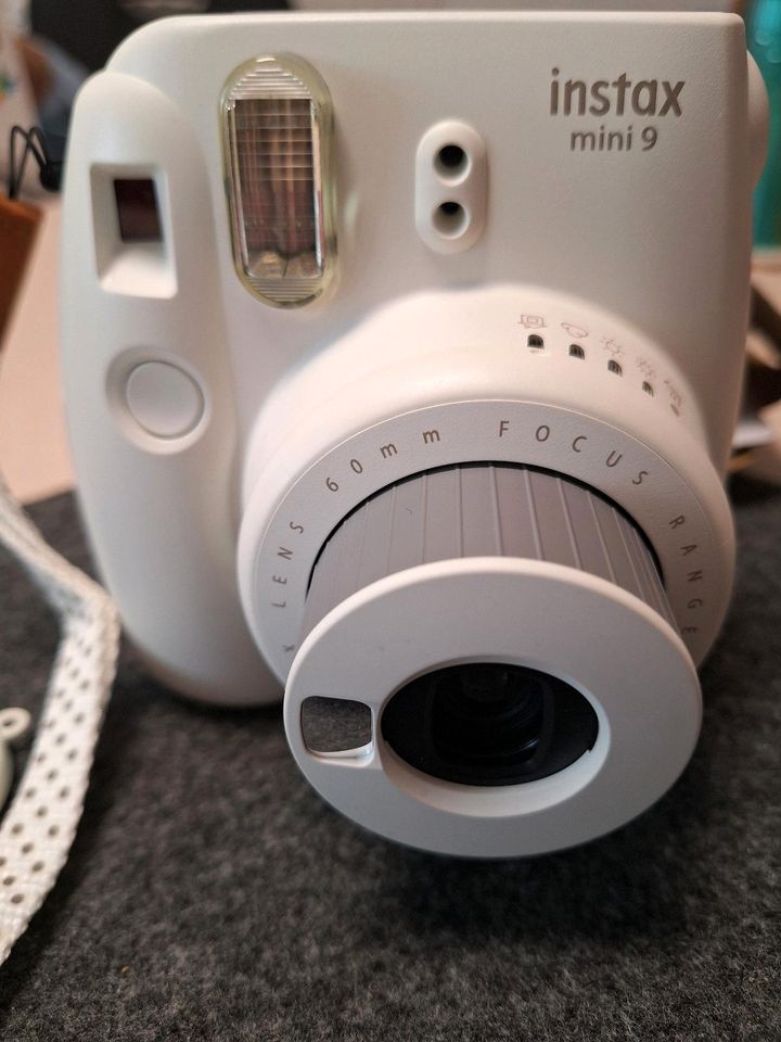 Instax mini 9 Kamera, weiß in Küssaberg