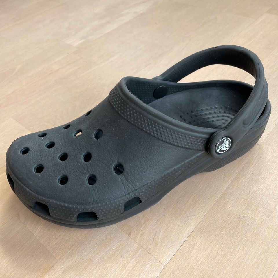 crocs Classic Clog Unisex linker Schuh schwarz M5/W7 (Gr. 37/38) in Waldems