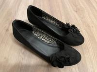 Sehr gut erhaltene Ariane Ballerinas Pumps schwarz 40 Dresden - Blasewitz Vorschau