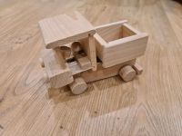 OSTER Geschenk  Holz Spielzeug LKW Kinder Lastwagen Sachsen - Leutersdorf Vorschau