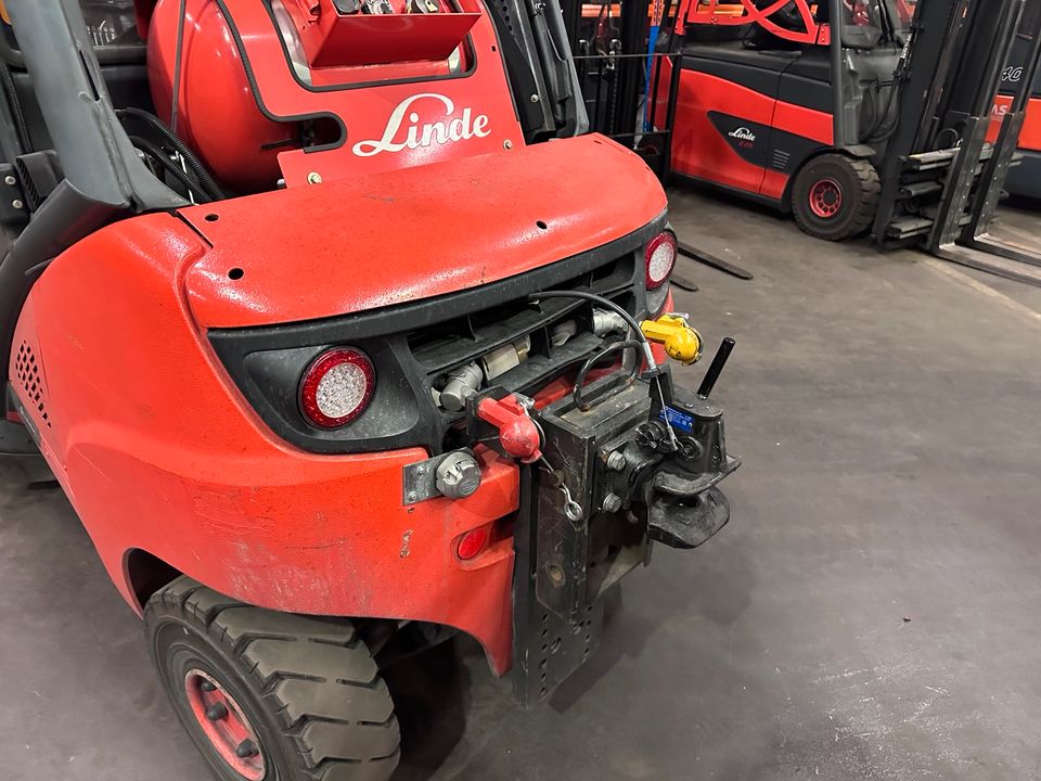 Linde H30T-02 Triplex 4800mm Hub 3t Gas Gabelstapler 2017 in Düsseldorf